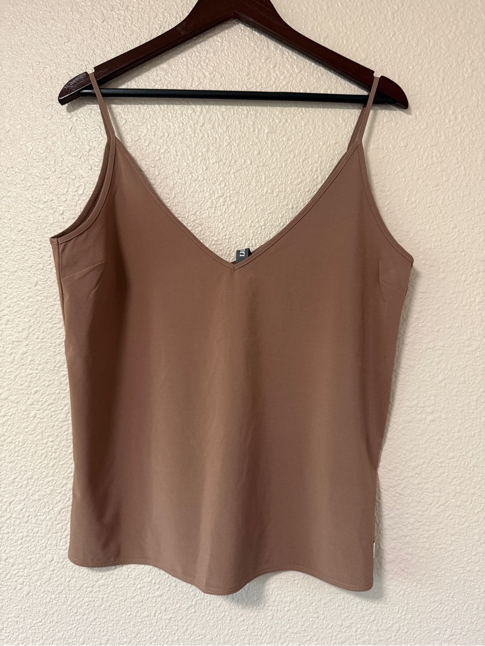 NWOT Vuori Cami Tank Brown Tan Casual Everyday Summer Neutral Athleisure M - Picture 2 of 5